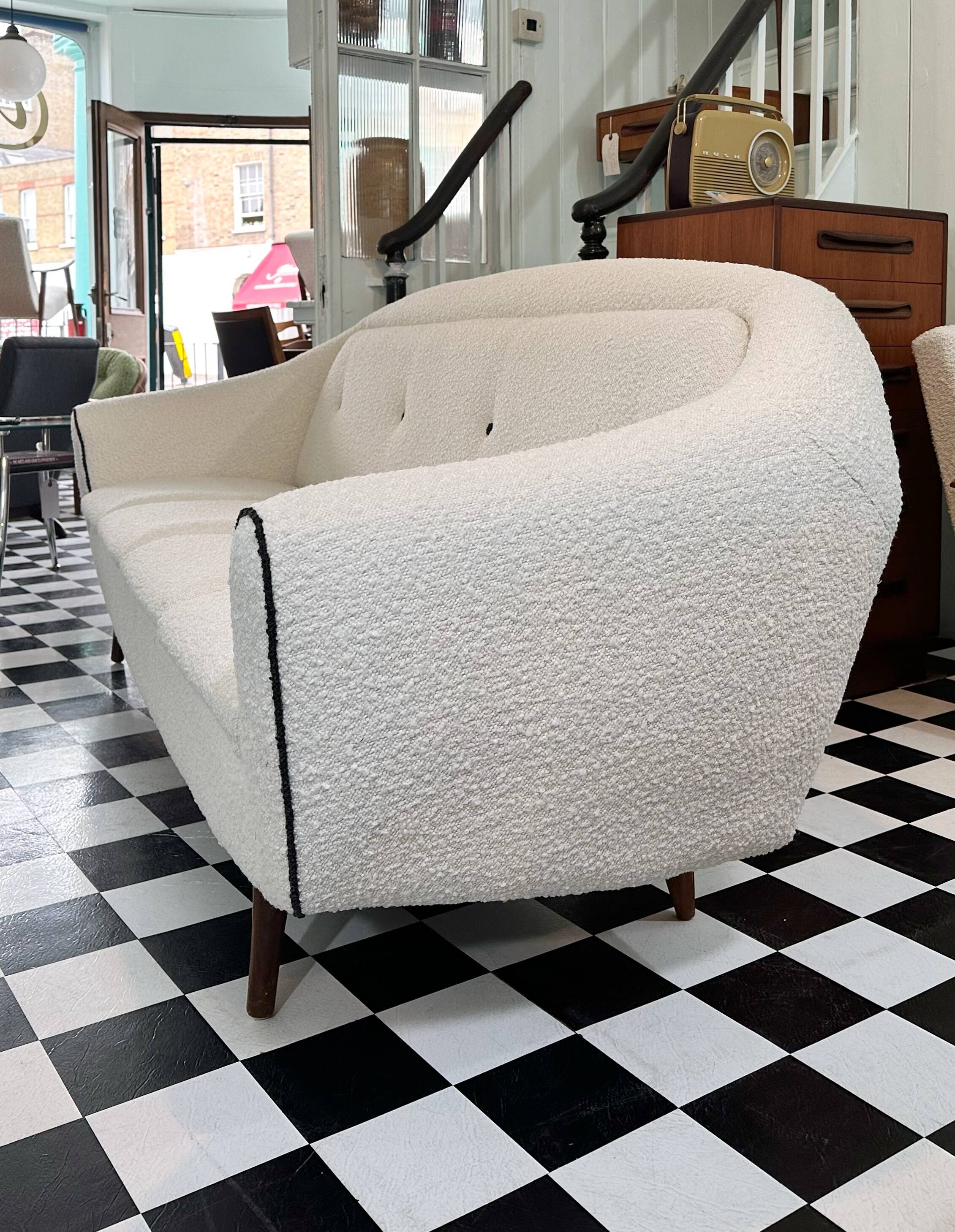 Canapé-lit moderne en boucle des années 1960 par Greaves et Thomas