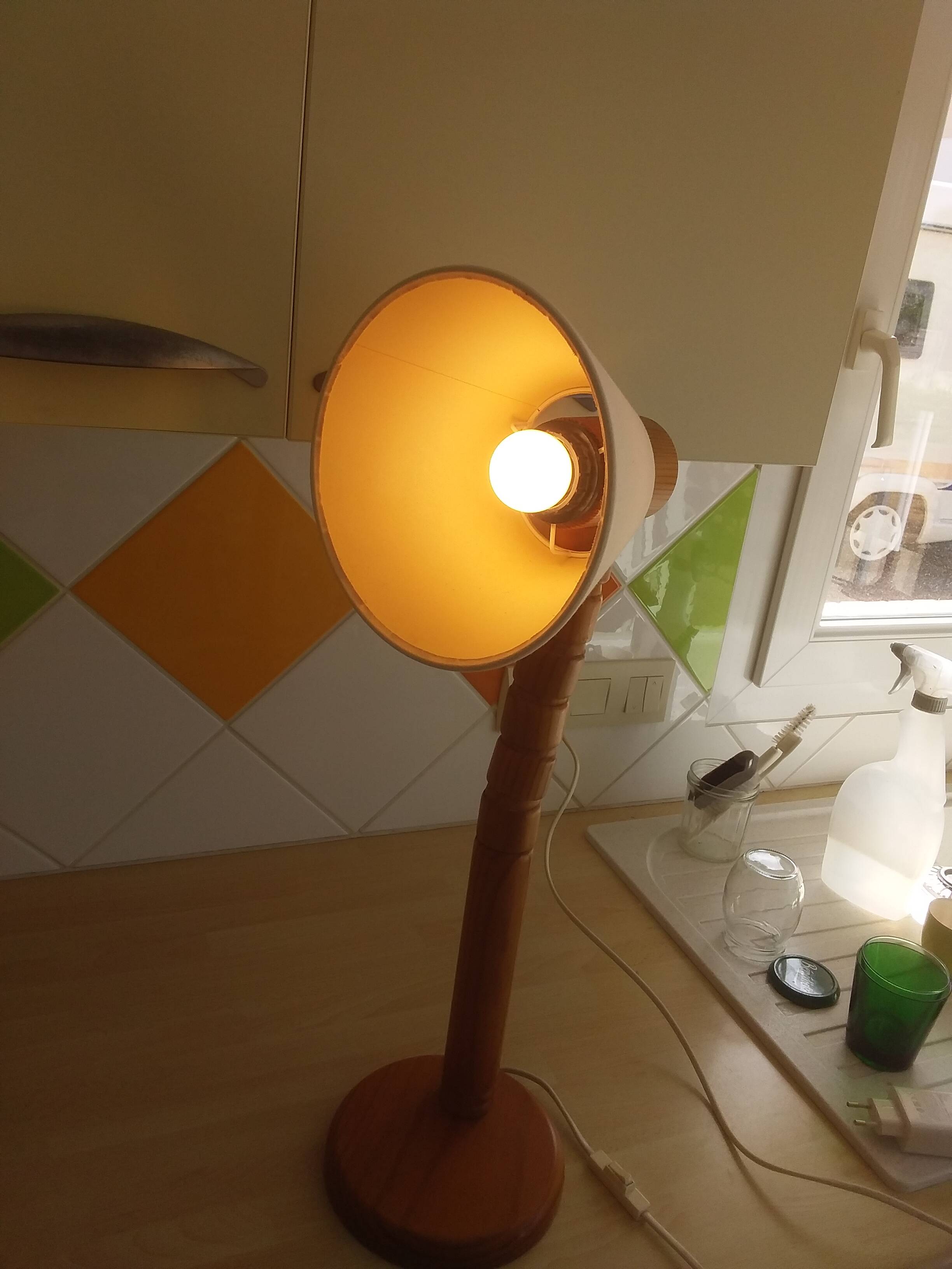 Vintage Scandinavian pine articulated lamp from the 60s and 70s.