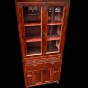 Joli cabinet vitrine indochinois deux corps. Milieu XXe siècle