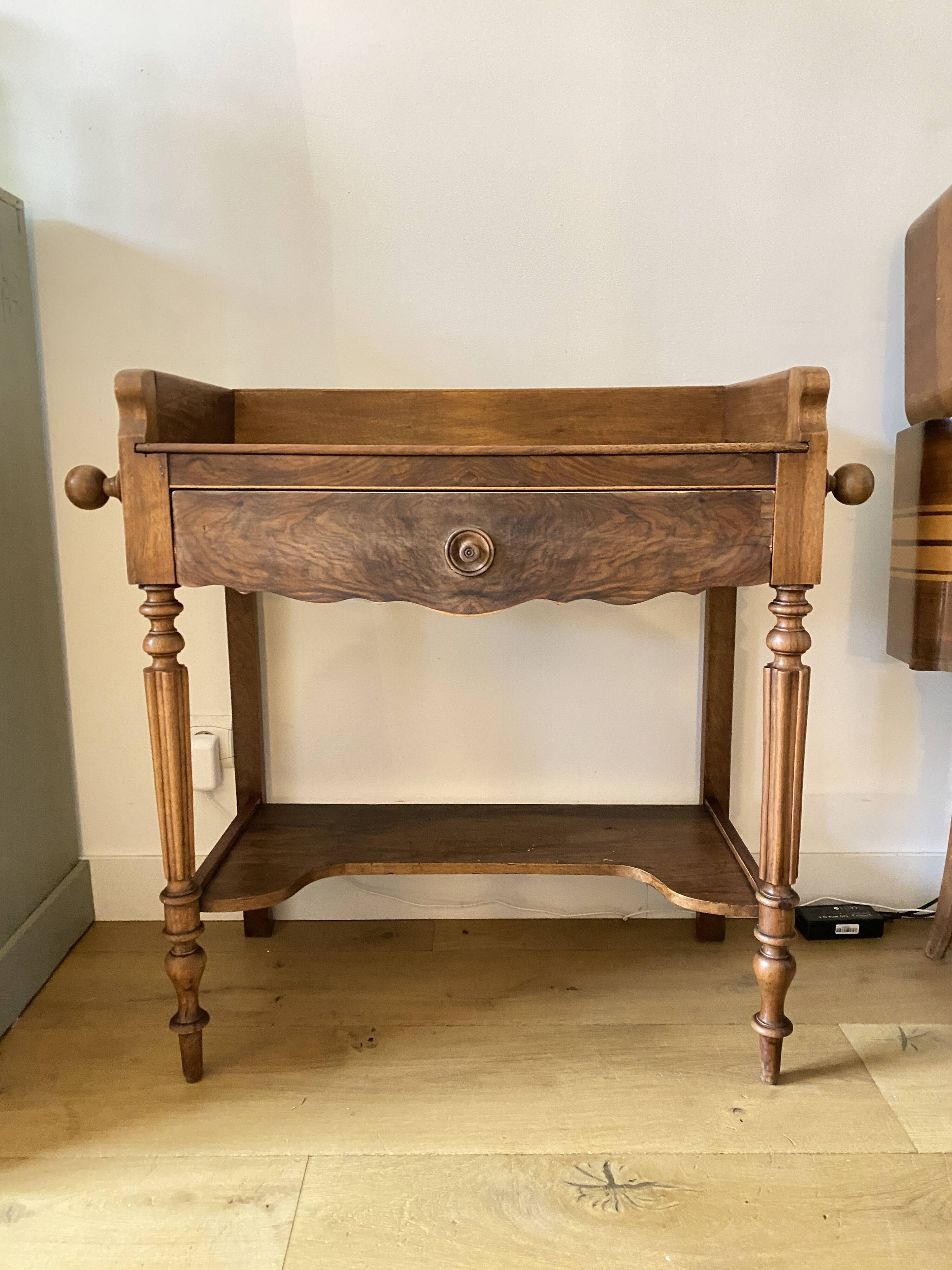 table de toilette / coiffeuse