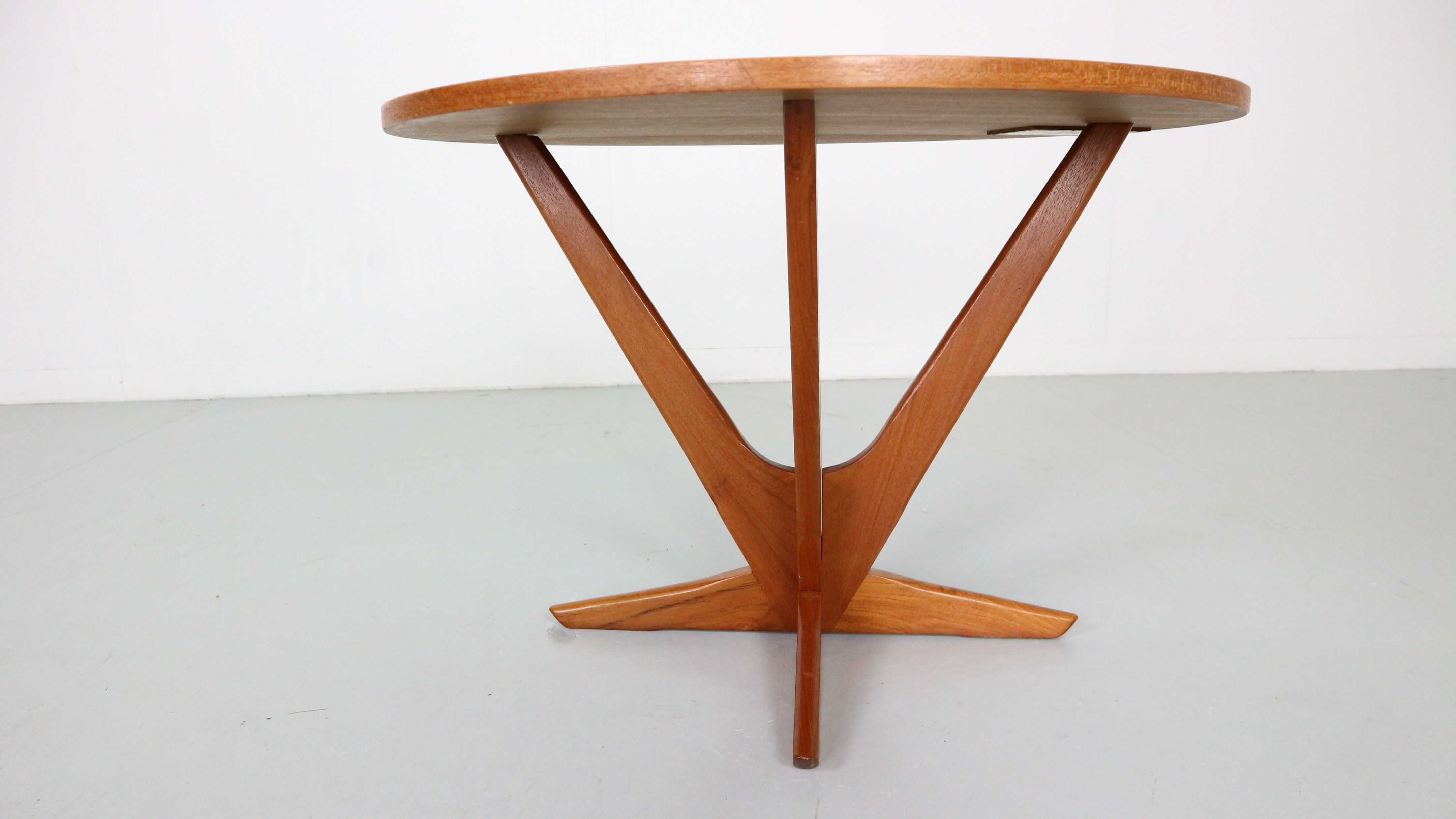 Søren Georg Jensen  Teak Round Coffee Table for Kubus, 1960 Denmark