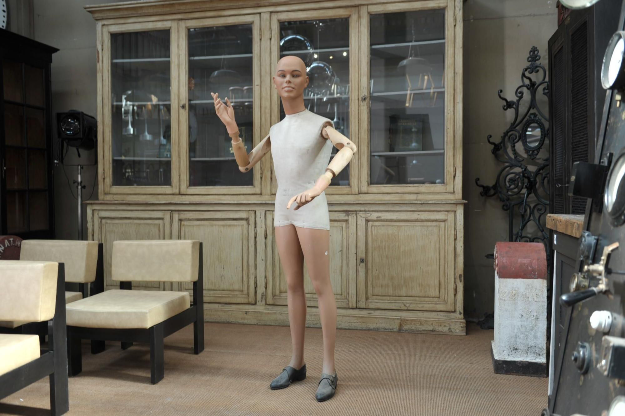 Siegel Paris articulated mannequin in made of wood and fabric 1930