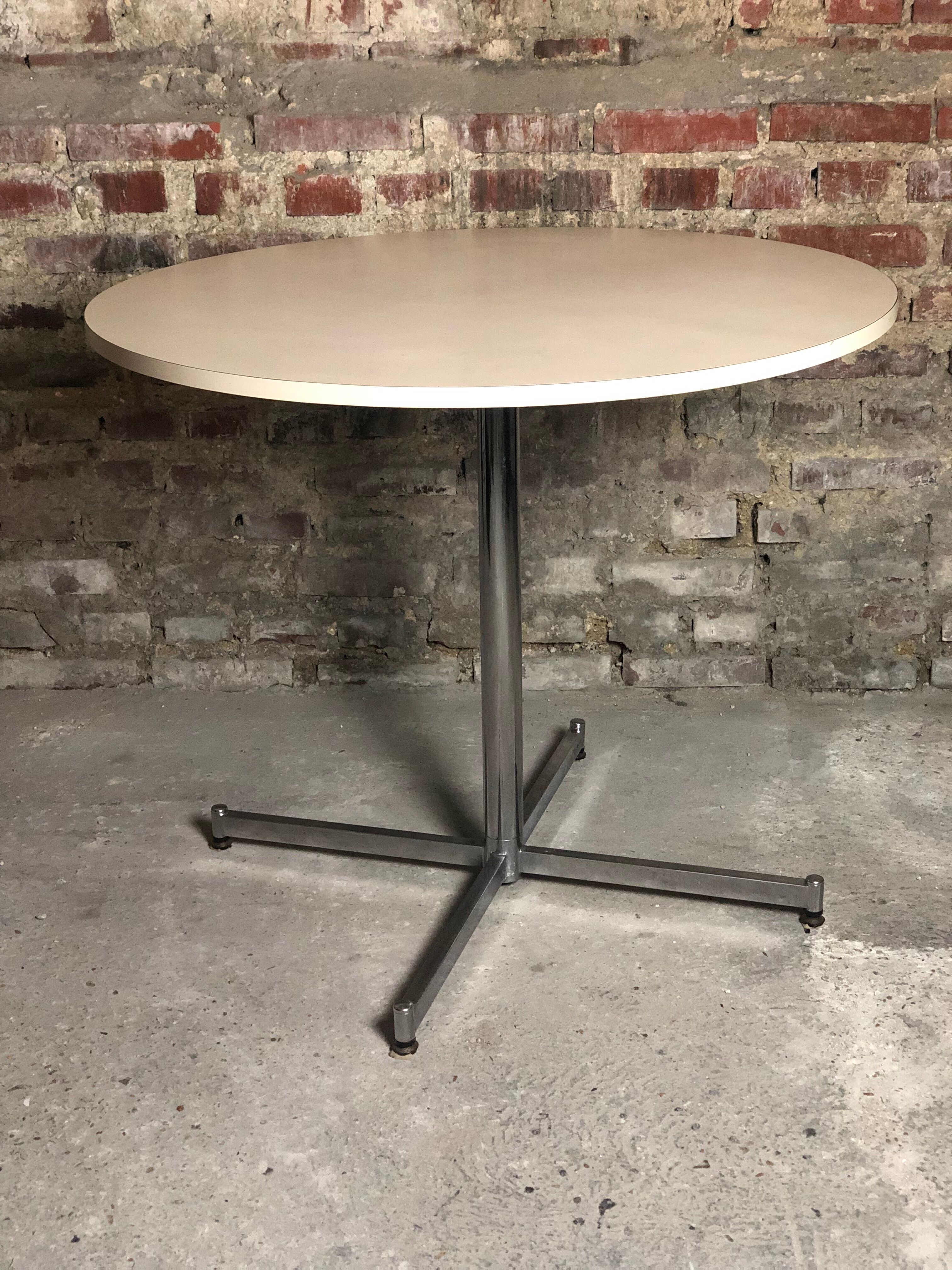 70'S vintage chrome round table and chrome feet