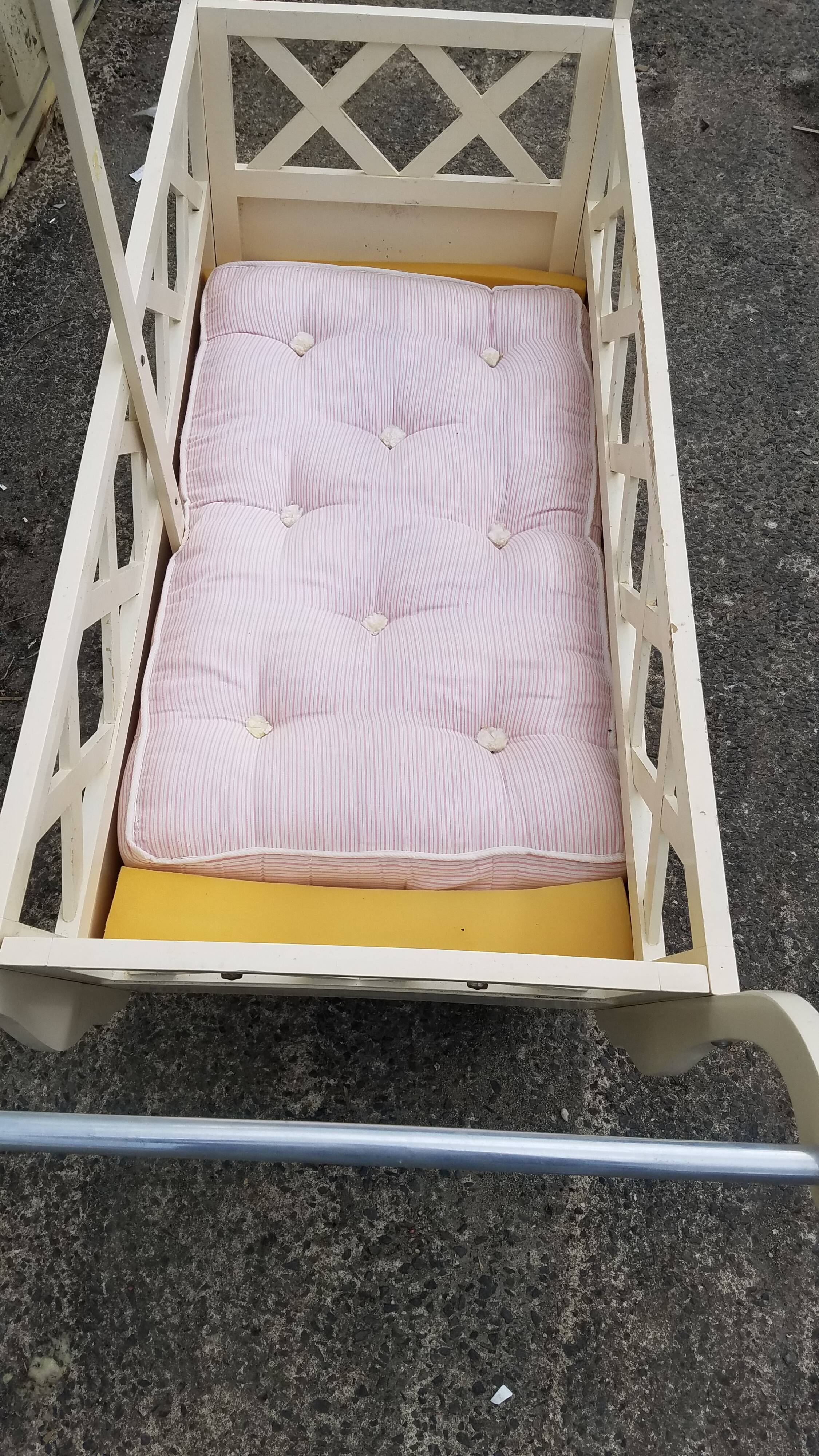 Vintage 50s baby bed