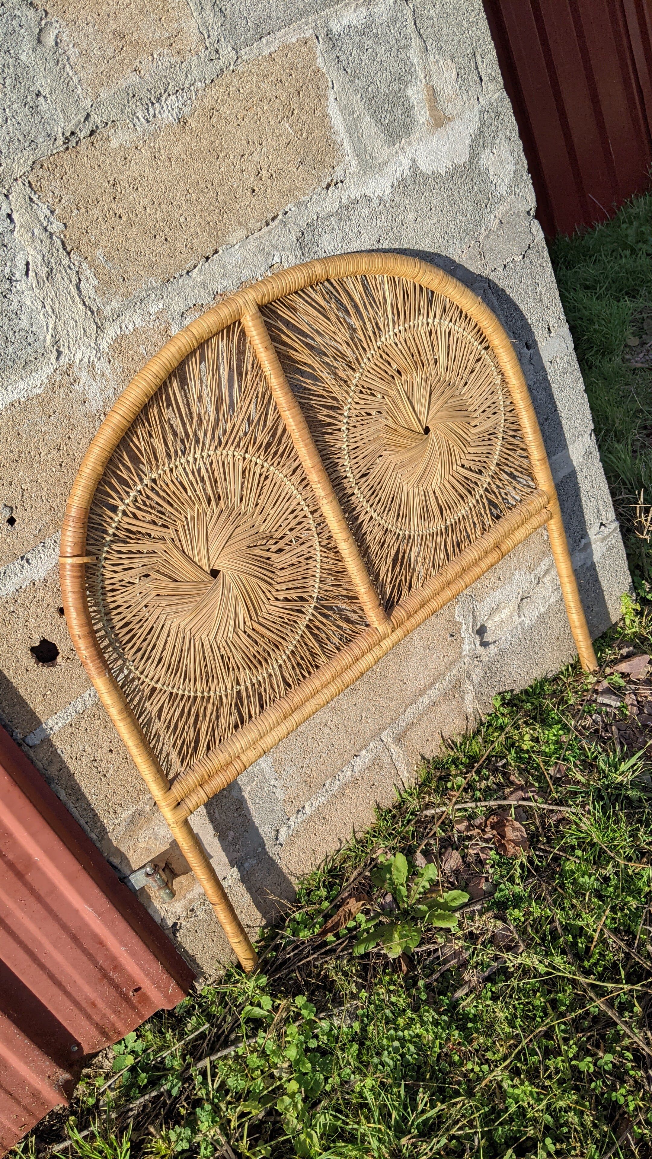 Rattan sun headboard one person