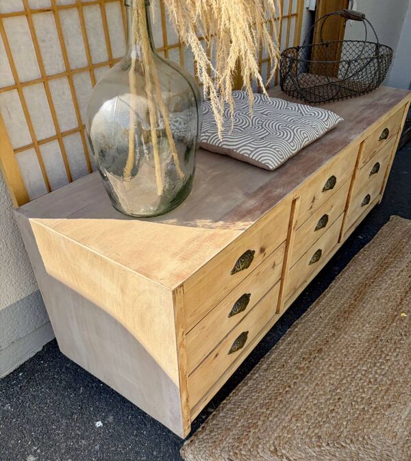 Ancien meuble de mercerie