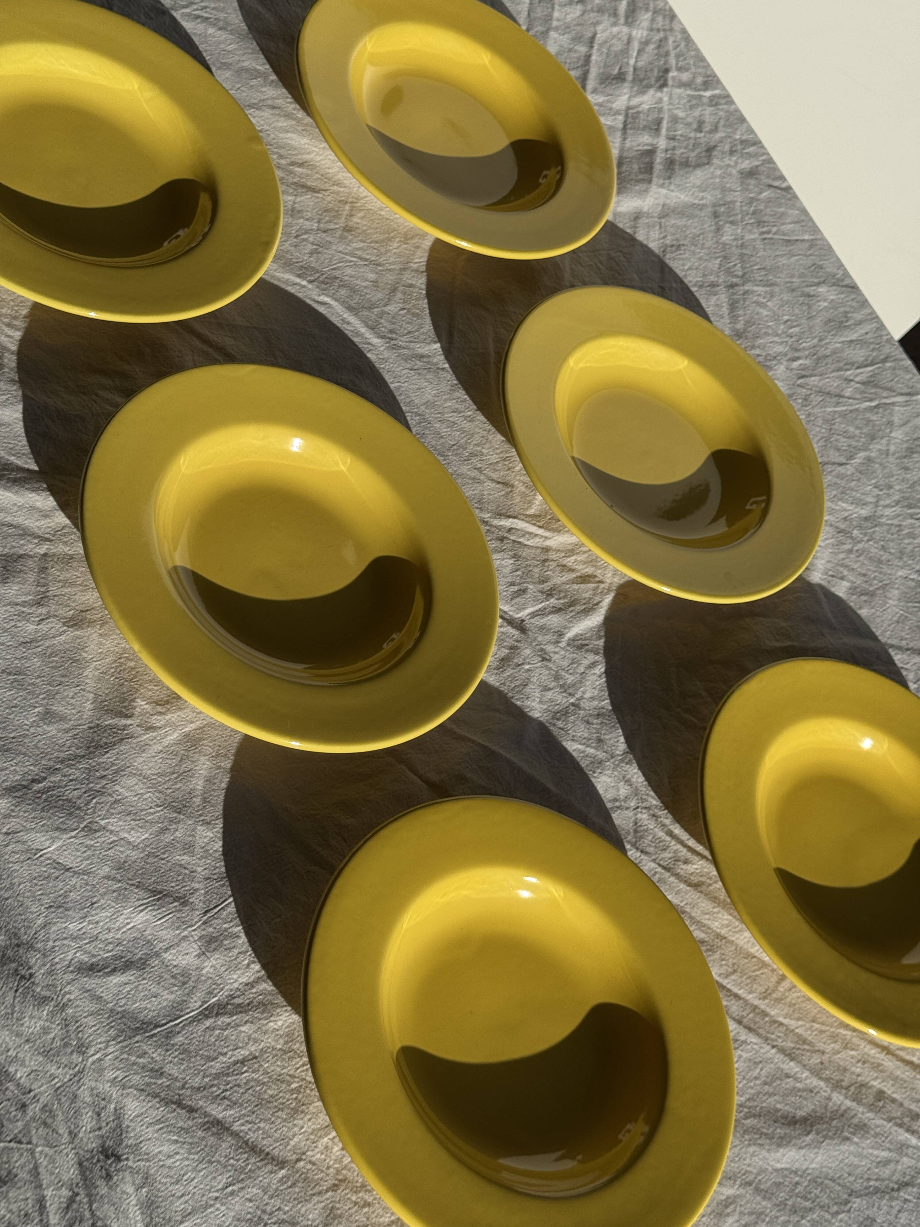 Set of 6 vintage yellow deep plates D22.5 H3.5