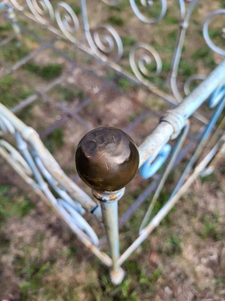 Lit cage volutes pour jardin d'hiver et d'été