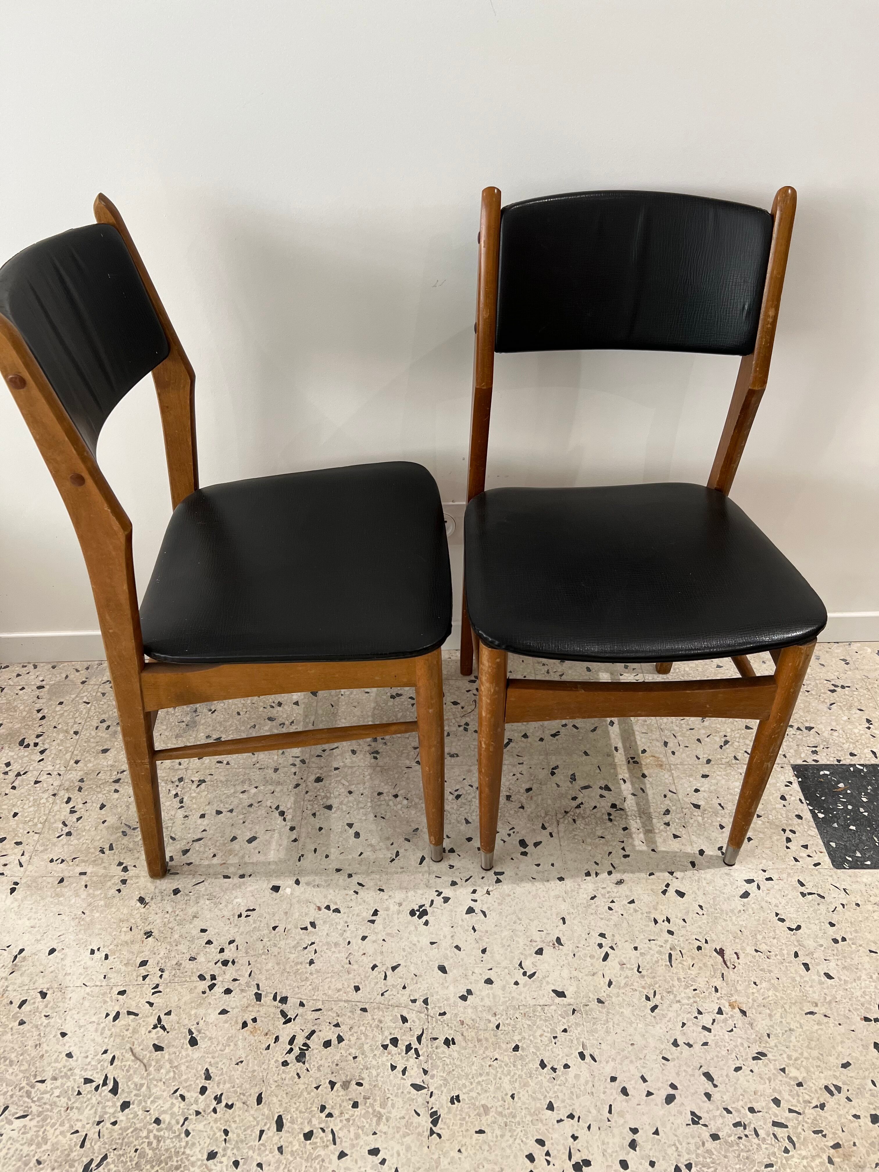 Scandinavian chair in wood and black imitation leather