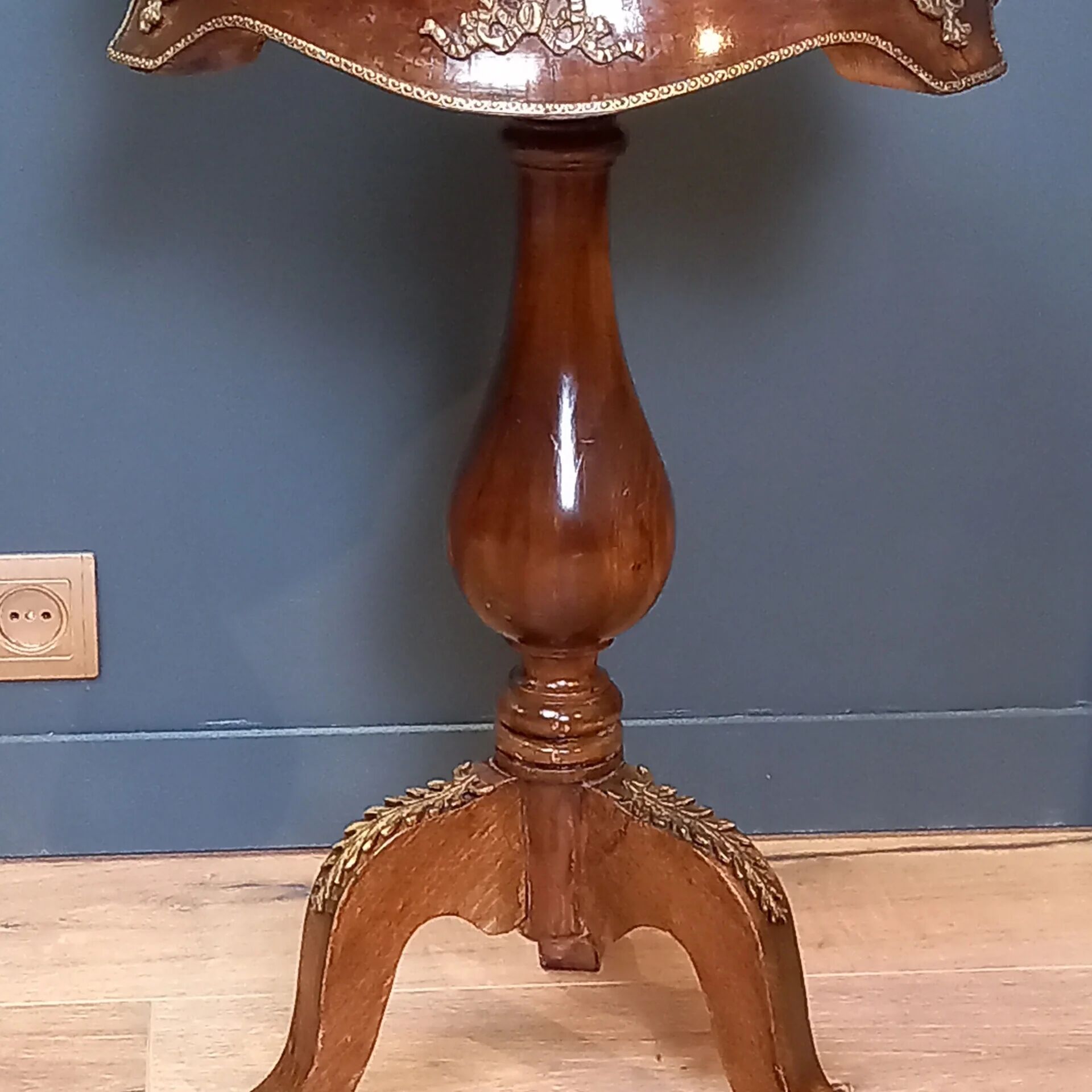 French lamp table with marble top - winetable