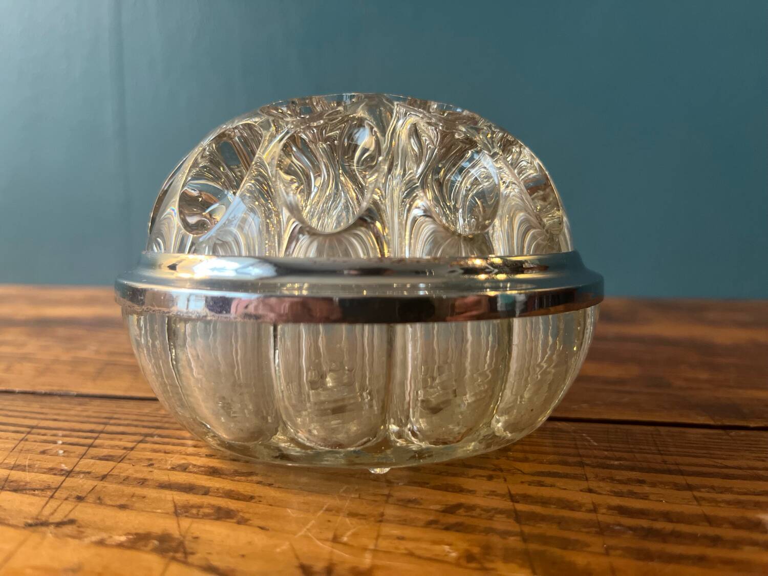 Flower pick in metal and crystal French work
