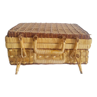 Wicker trunk