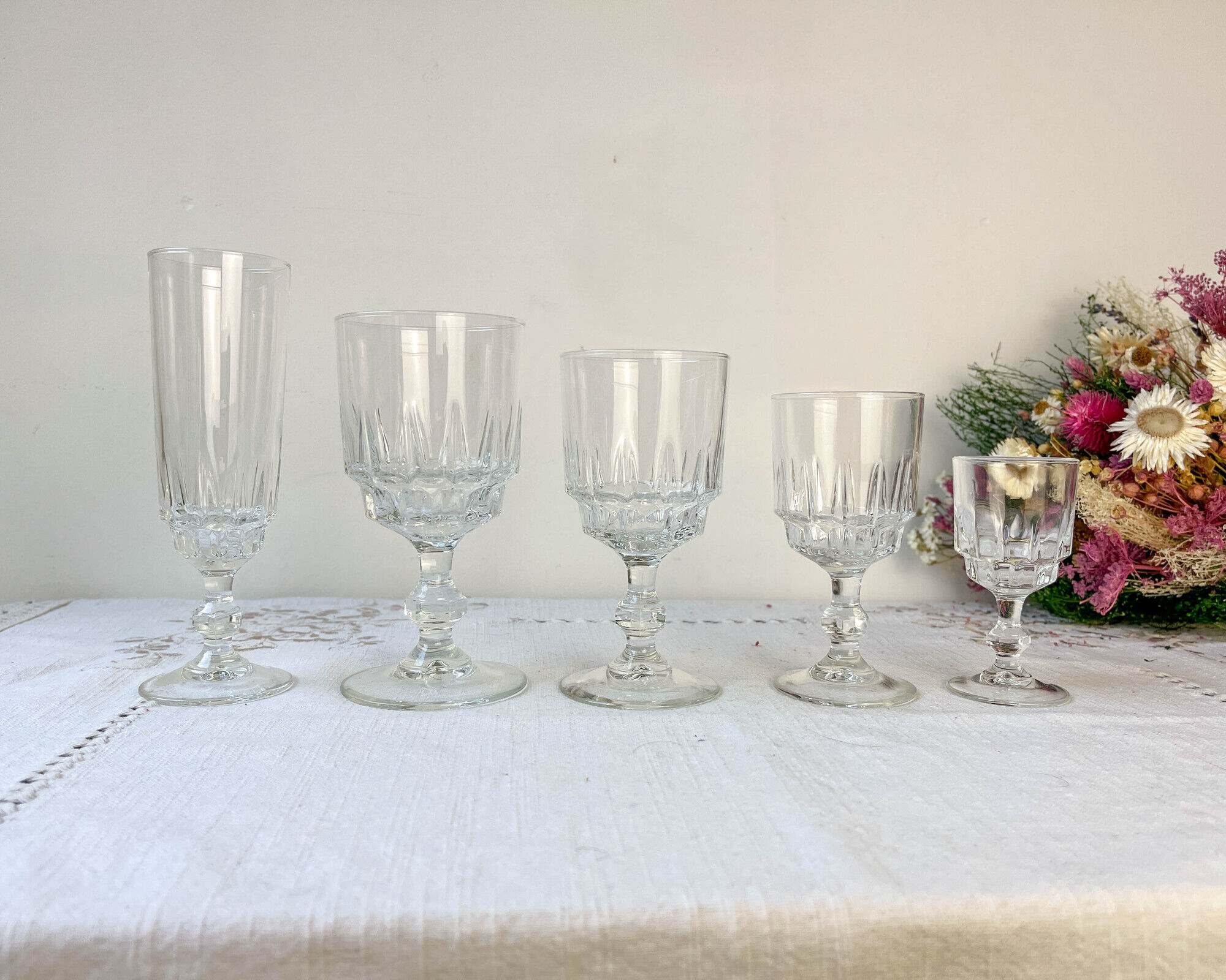 5 glasses of red wine luminarc model lance, 1970 made in france
