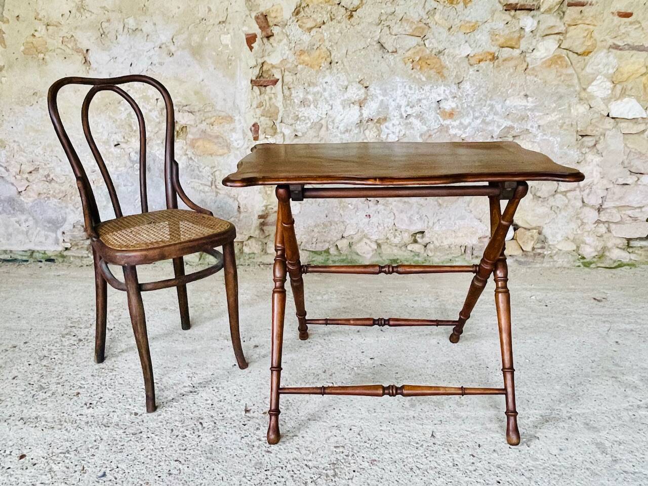 Folding side table in turned wood and marquetry circa 30's/40's