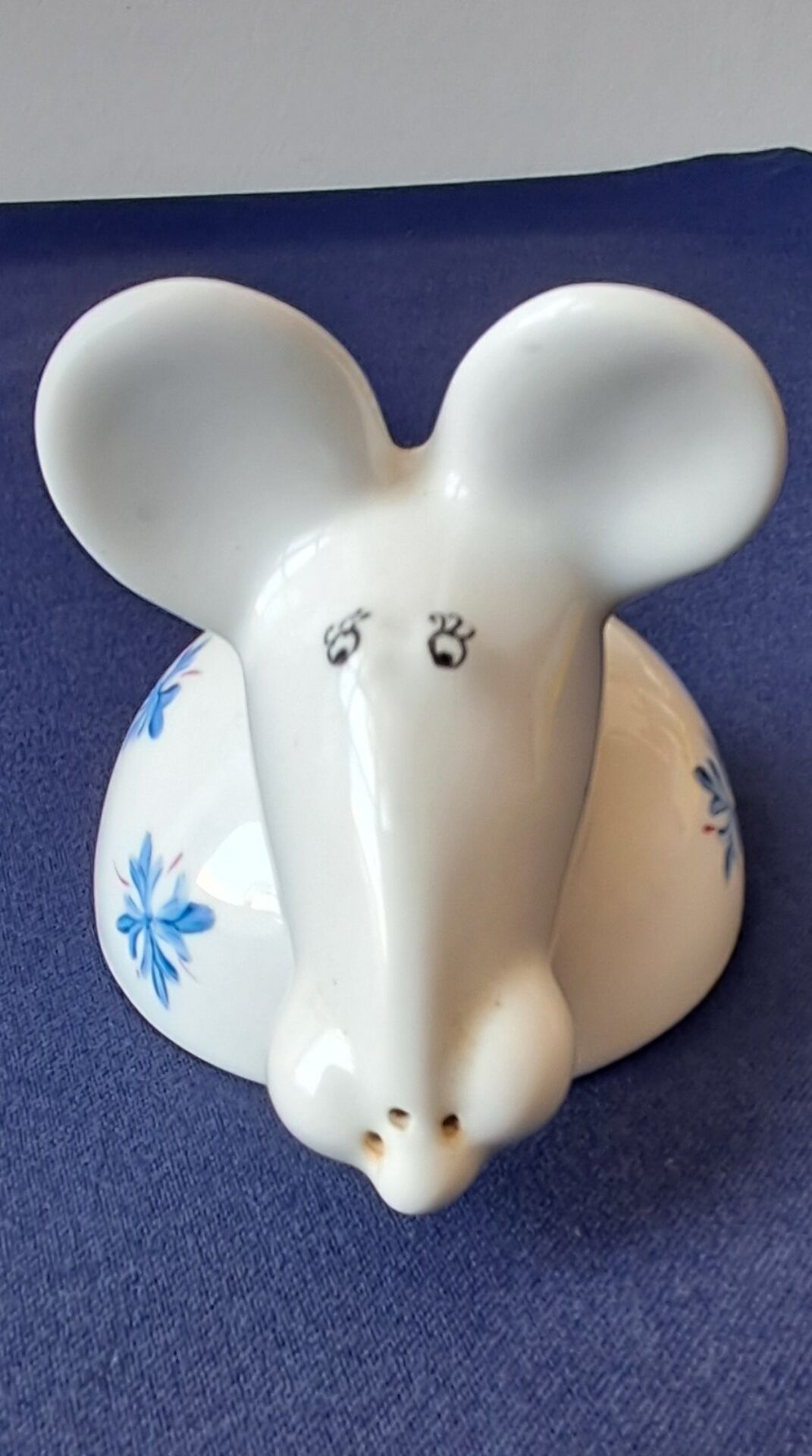 Salt cellar or porcelain salt shaker. Zoomorphic figurine of a mouse.