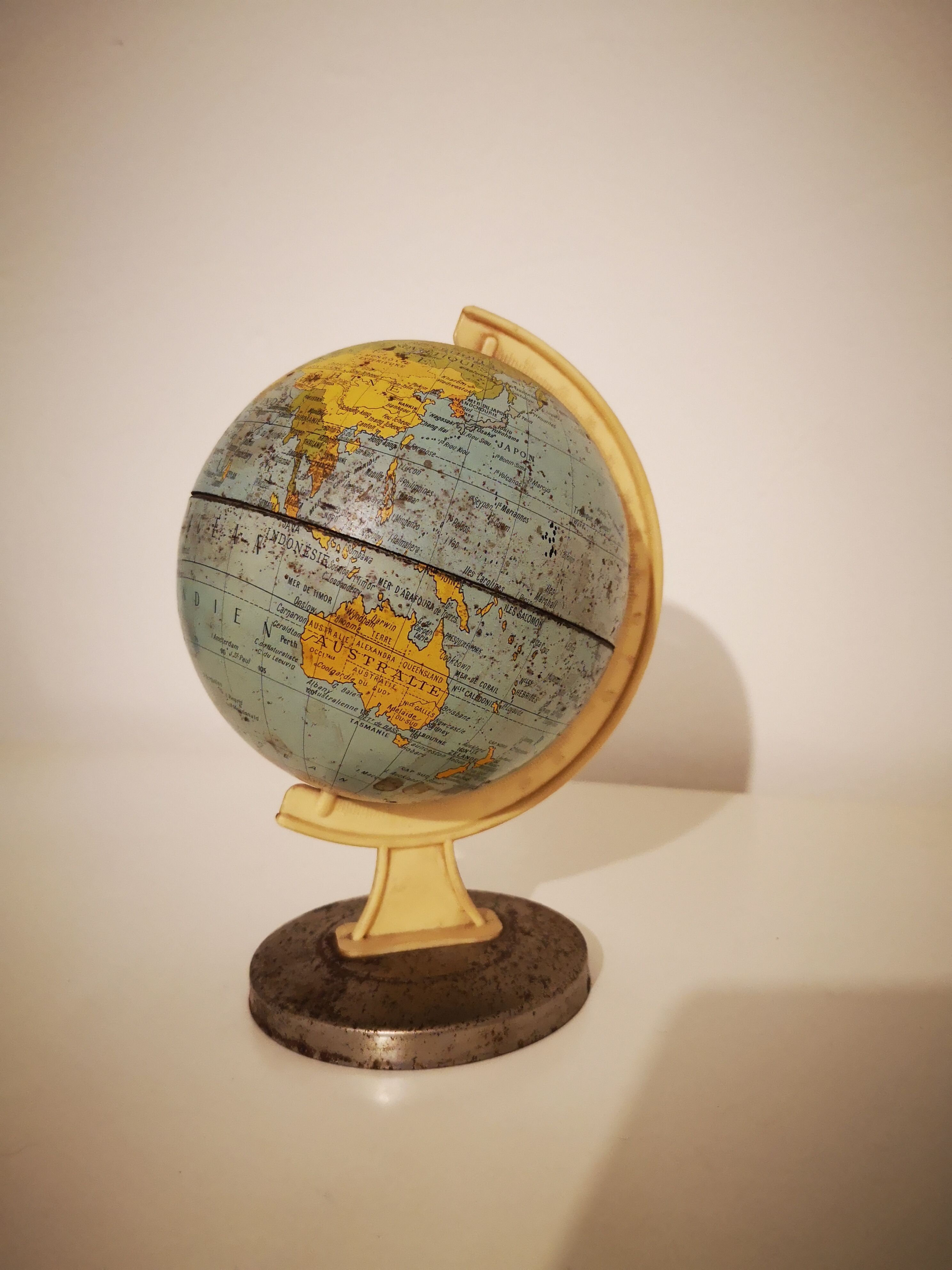 Metal Globe in 50s/60s