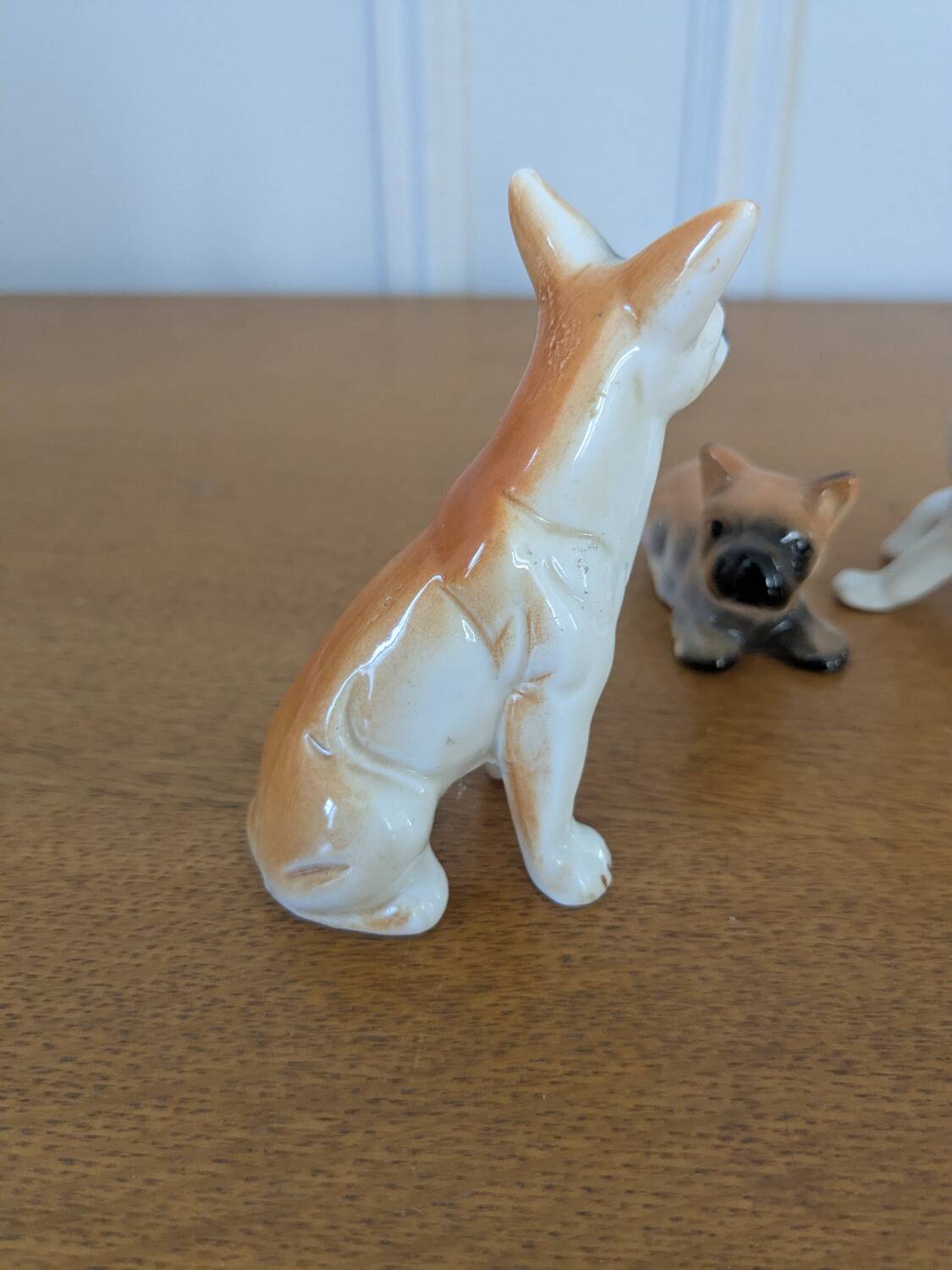 Porcelain dogs