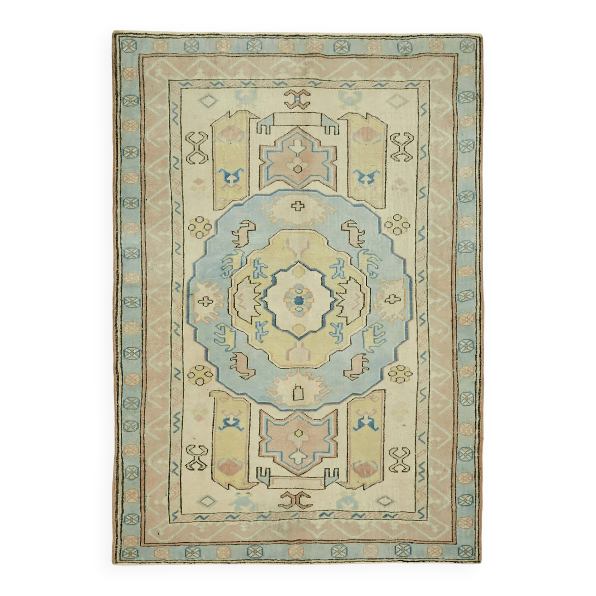 Turkish Vintage Anatolian Rug 140 cm x 191 cm