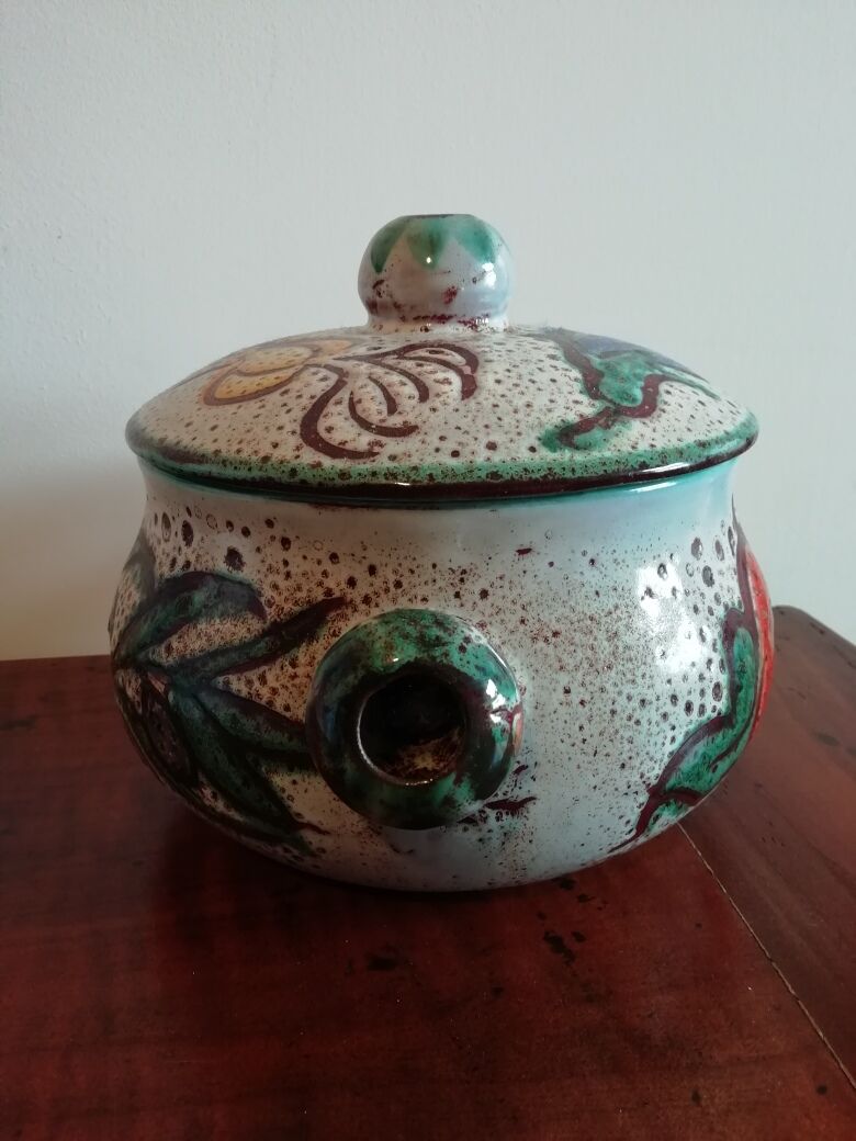 Vallaurie tureen signed daniel etienne