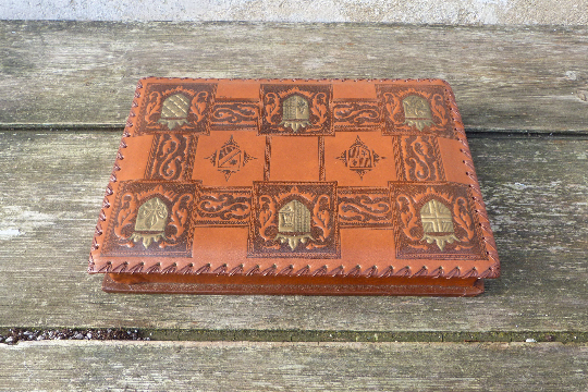 Vintage box faux leather re-dusted patterns blasons Flowers of Lys