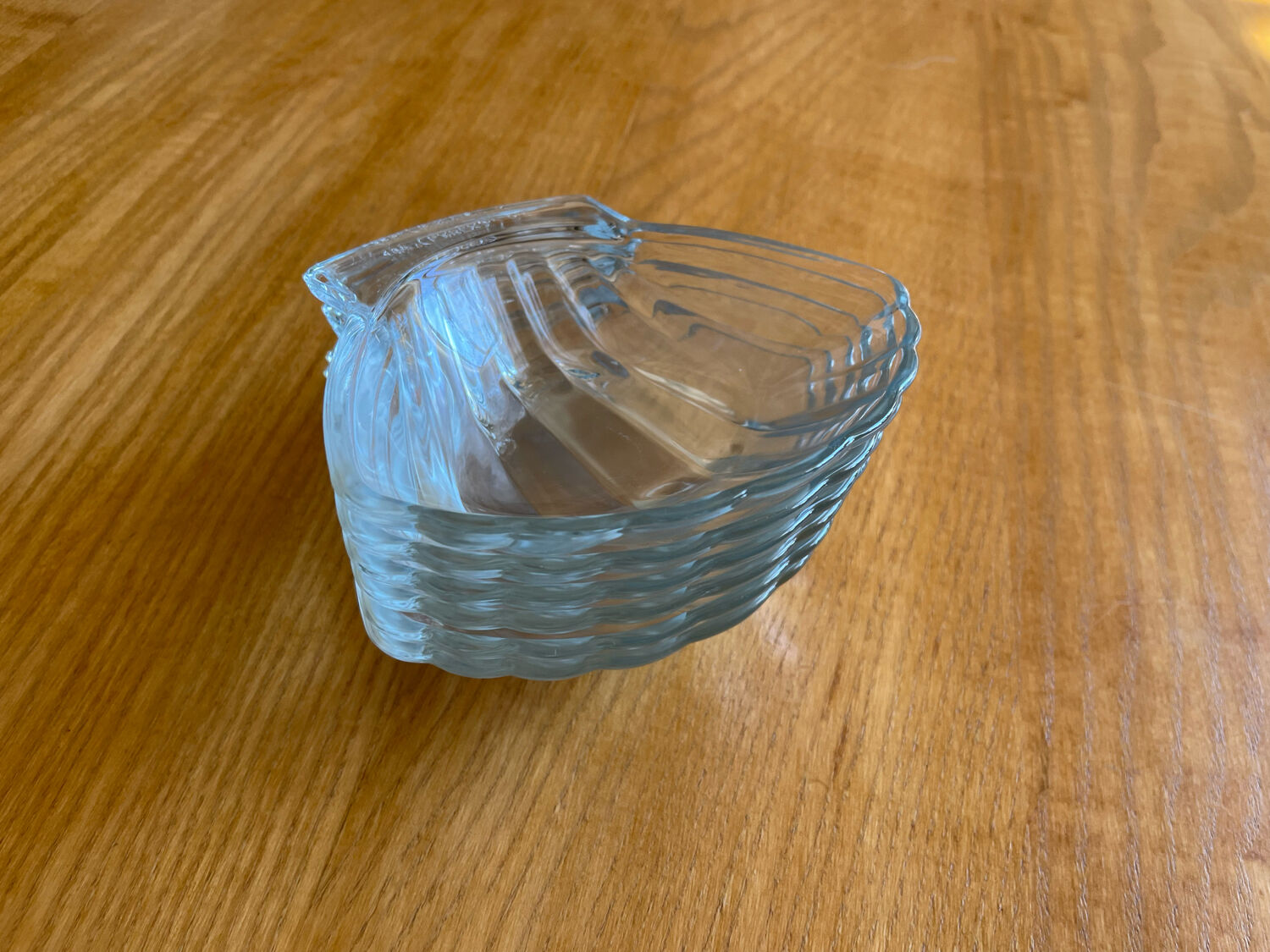Set of 6 pyrex glass scallops