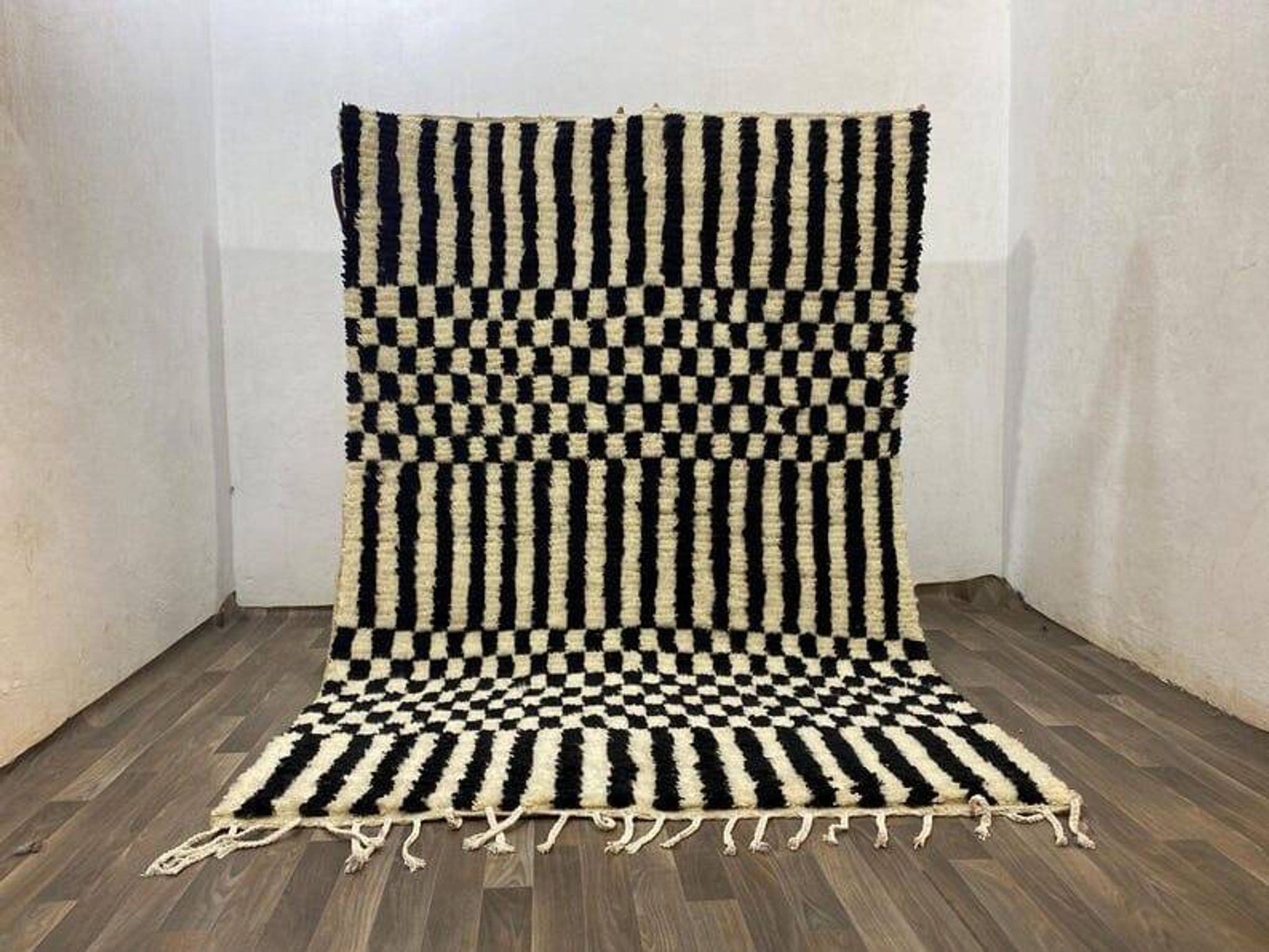 Tapis berbere blanc et noir fait main