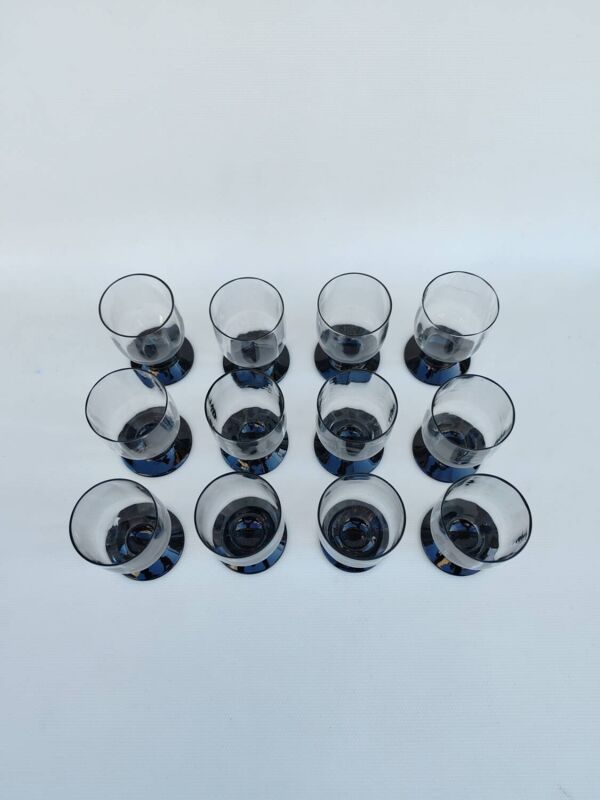12 gobelets en verre d'époque Art déco, par Daum Nancy