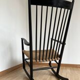 Fauteuil à bascule J16 Mobler Hans Wegner