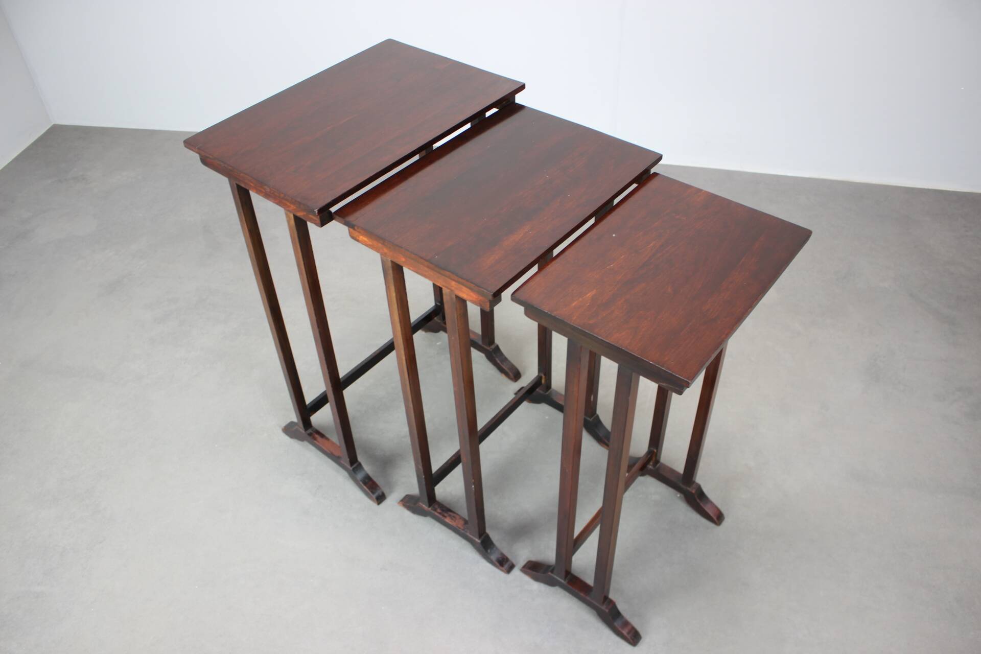 Art Deco Nesting Tables in Mahogany Veneer, 1930s, Czechoslovakia