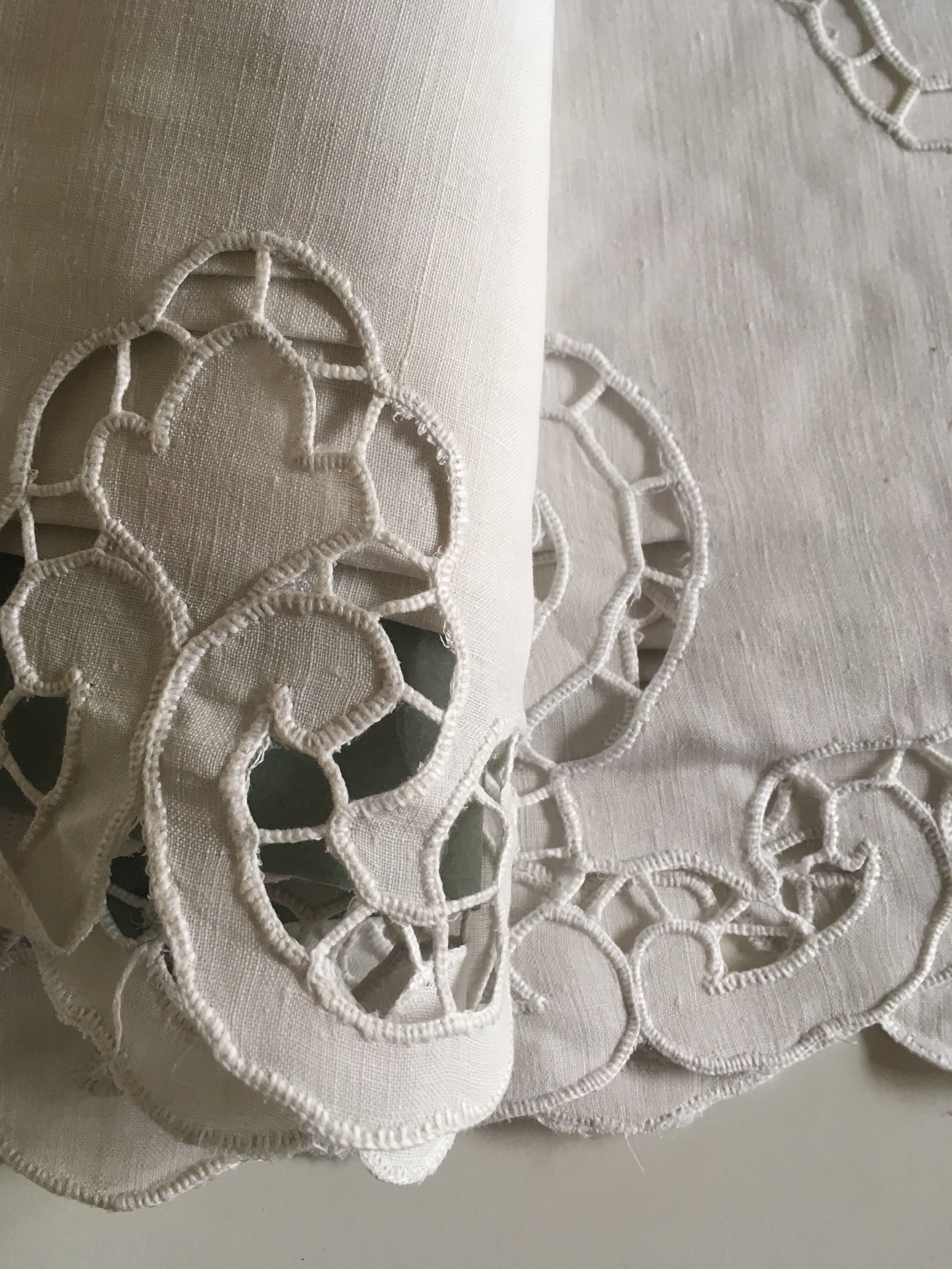 Sheet and pillowcases embroidered linen Richelieu old Castle