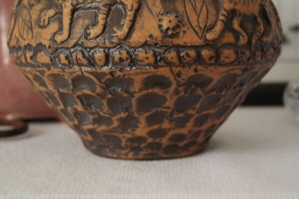 Vase cruche vintage jasba bas reliefs animaux fantastiques