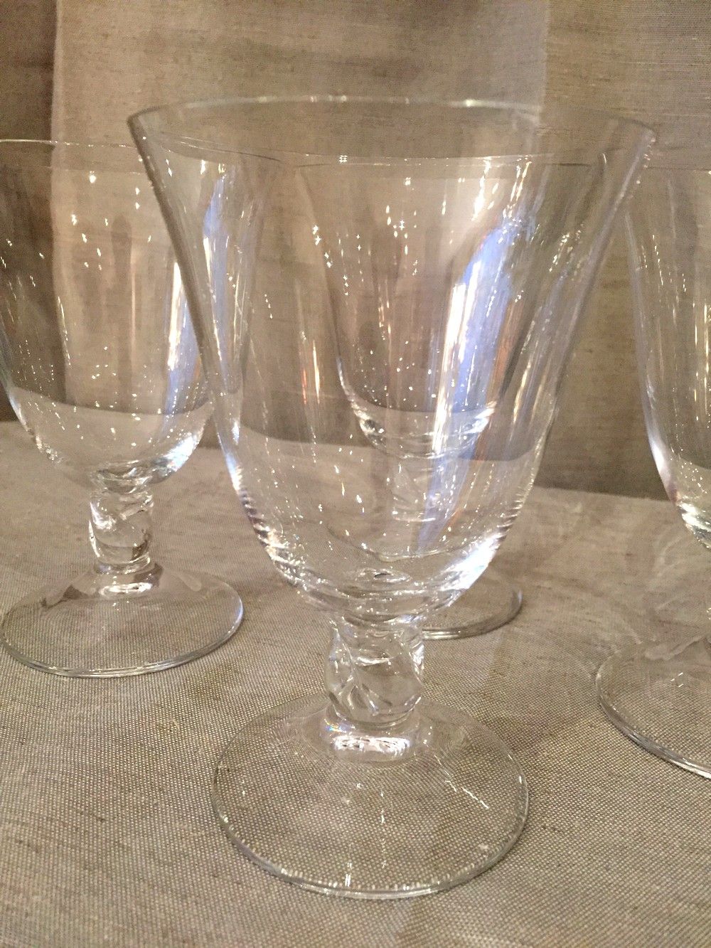 Suite of 4 glasses of red wine in crystal daum model orval