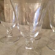 Suite de 4 verres a vin rouge en cristal daum modele orval