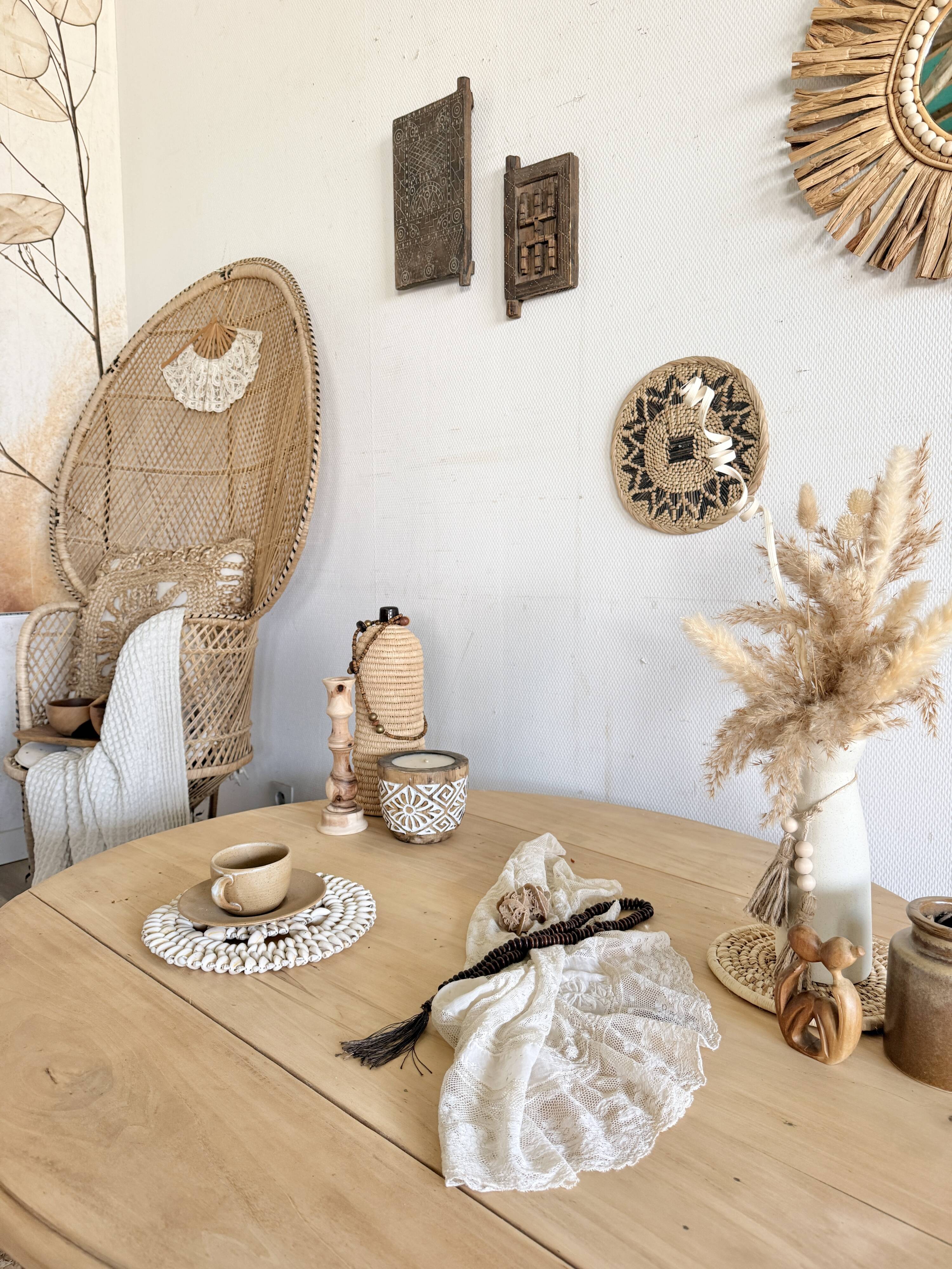 Folding coffee table