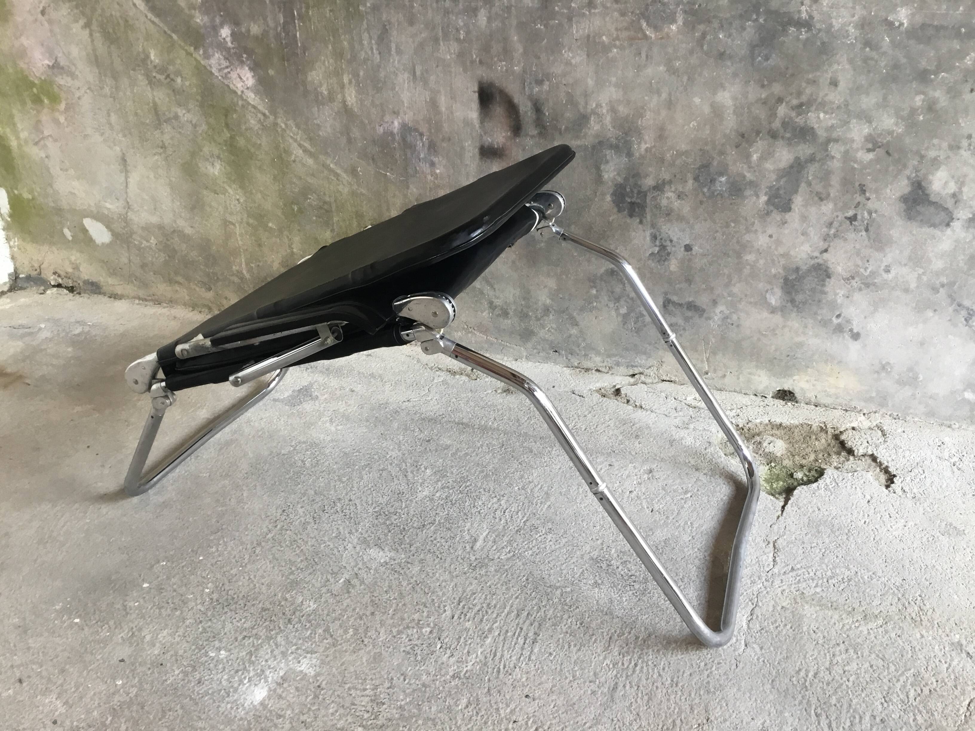 Condor lounge chair or deckchair in black leather - made in France - design 1970