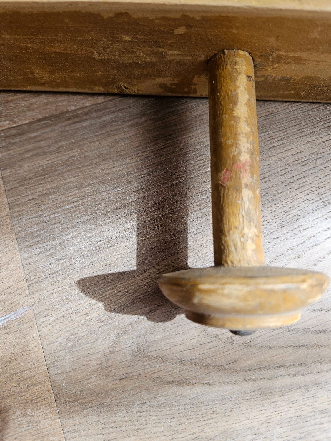 3-spoke turned wooden hook