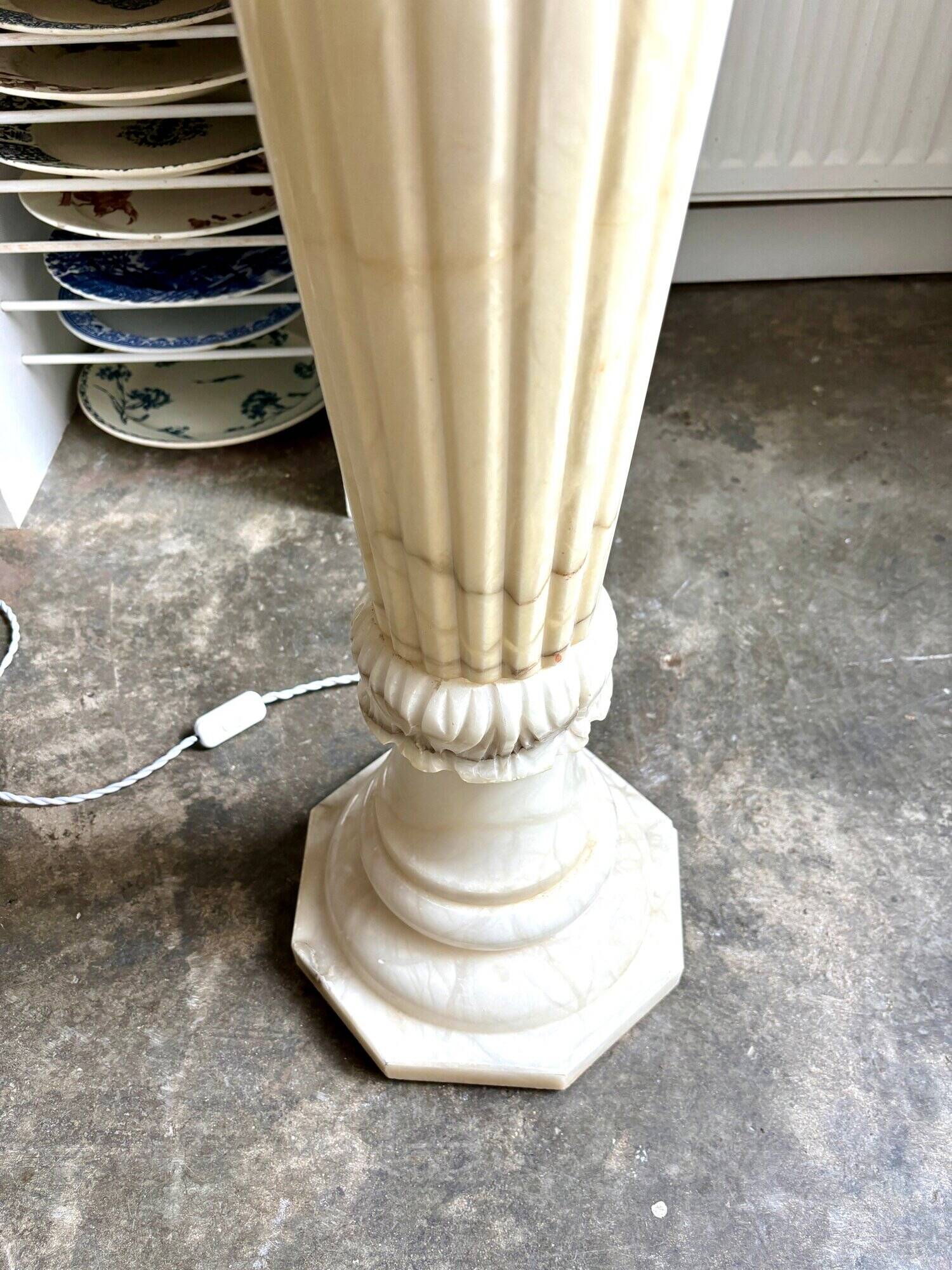 Column, illuminated alabaster saddle