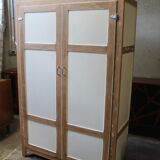 Armoire parisienne blanche