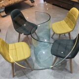 Transparent glass table