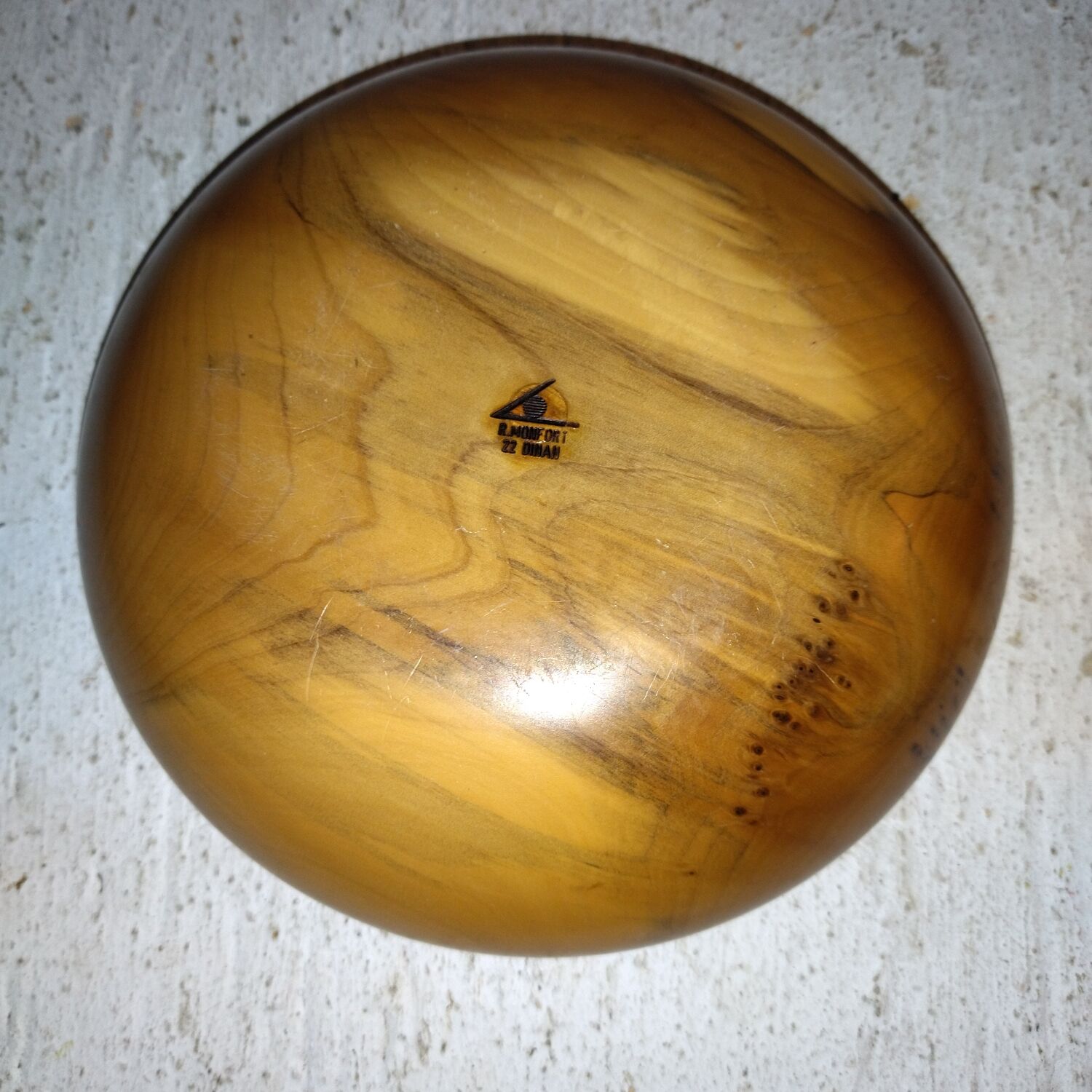 Monfort Dinan monoxyl wood cutting