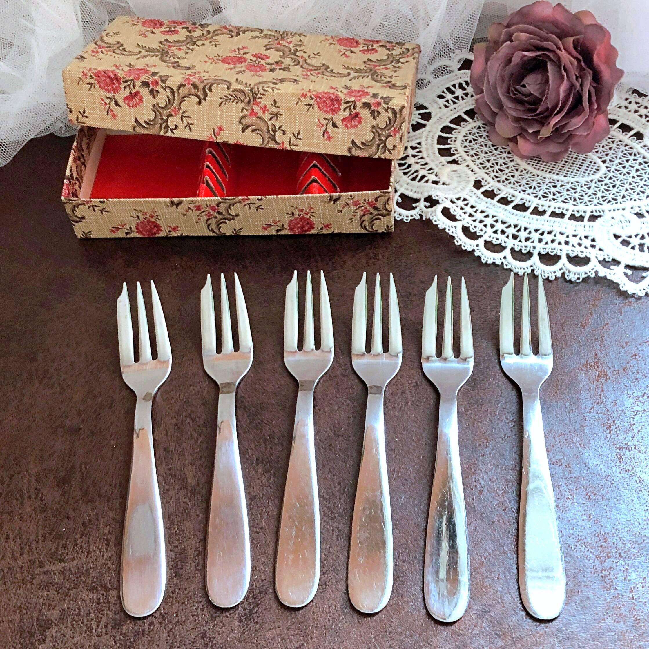 Box of 6 vintage dessert or cake forks