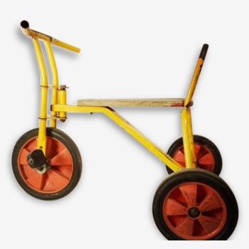 Vélo tricyle