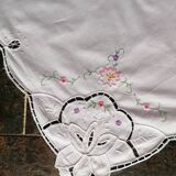 Embroidered tea tablecloth 80x80 cm