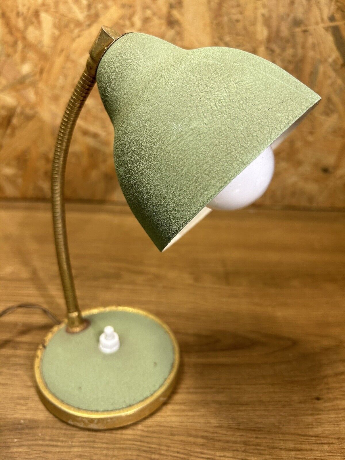 Ancienne lampe vintage metal vert, années 60', déco pop