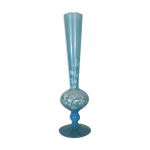 Vase en opaline émaillée, soliflore