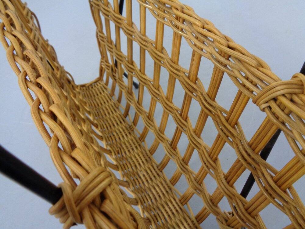 Magazine rack in filigree rattan and steel, 1960s