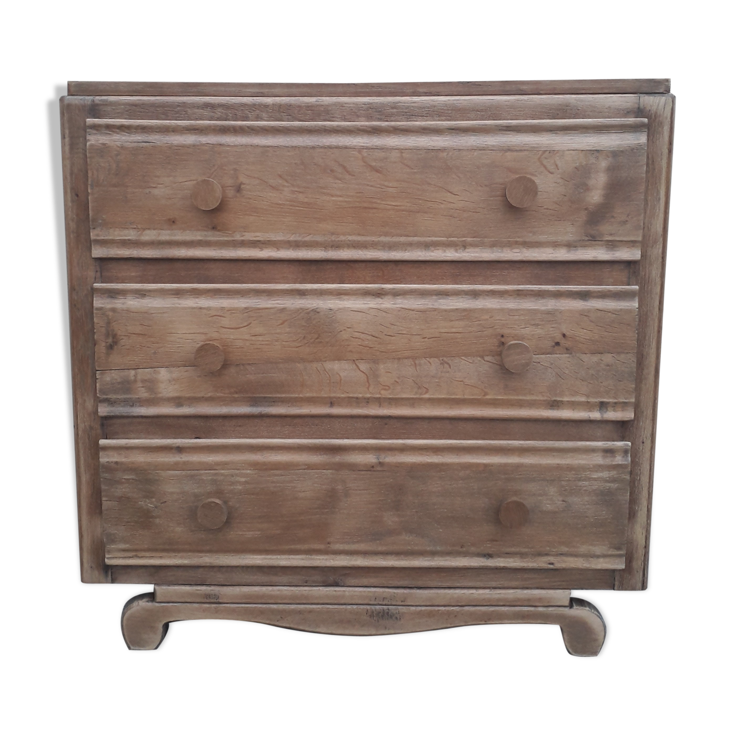 Wood chest of drawers