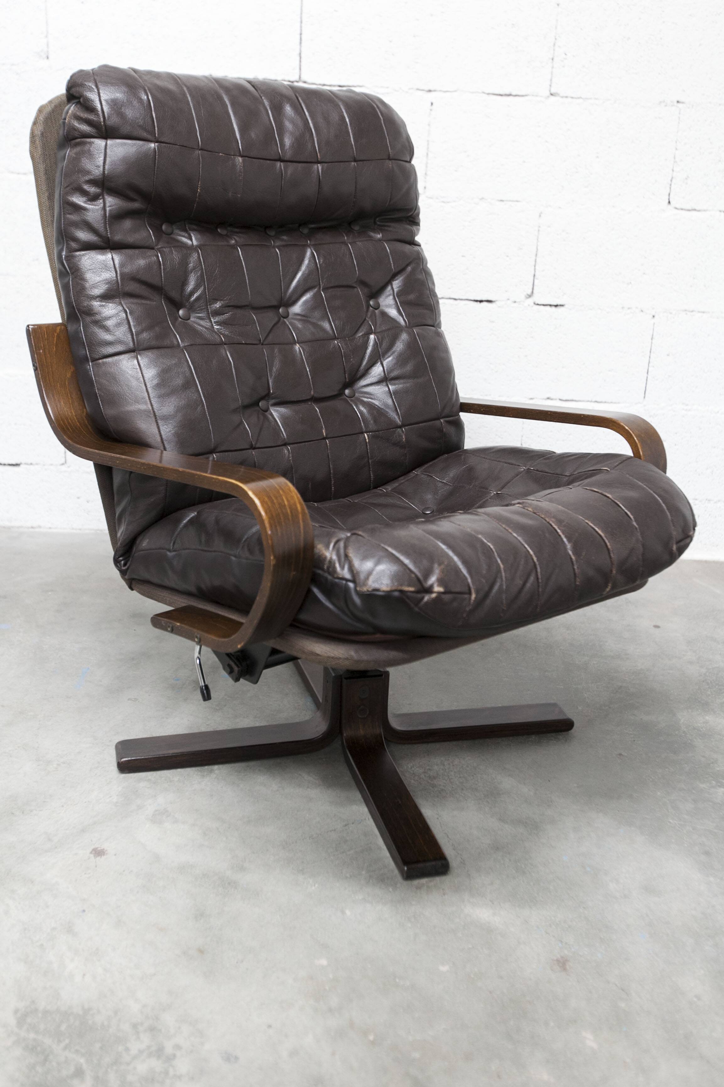Scandinavian armchair 1970 curved laminated wood leather seat