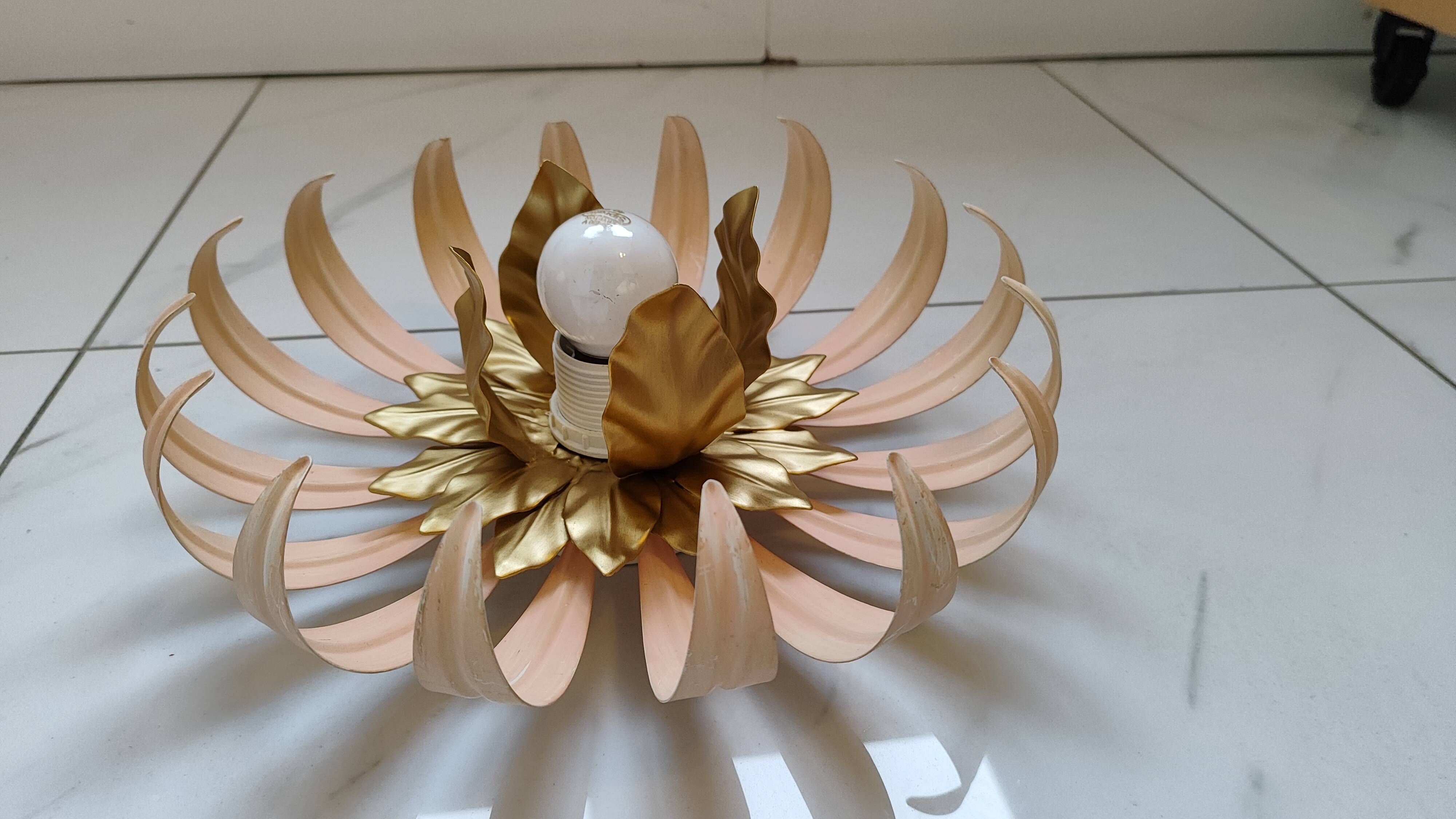 Flower ceiling light