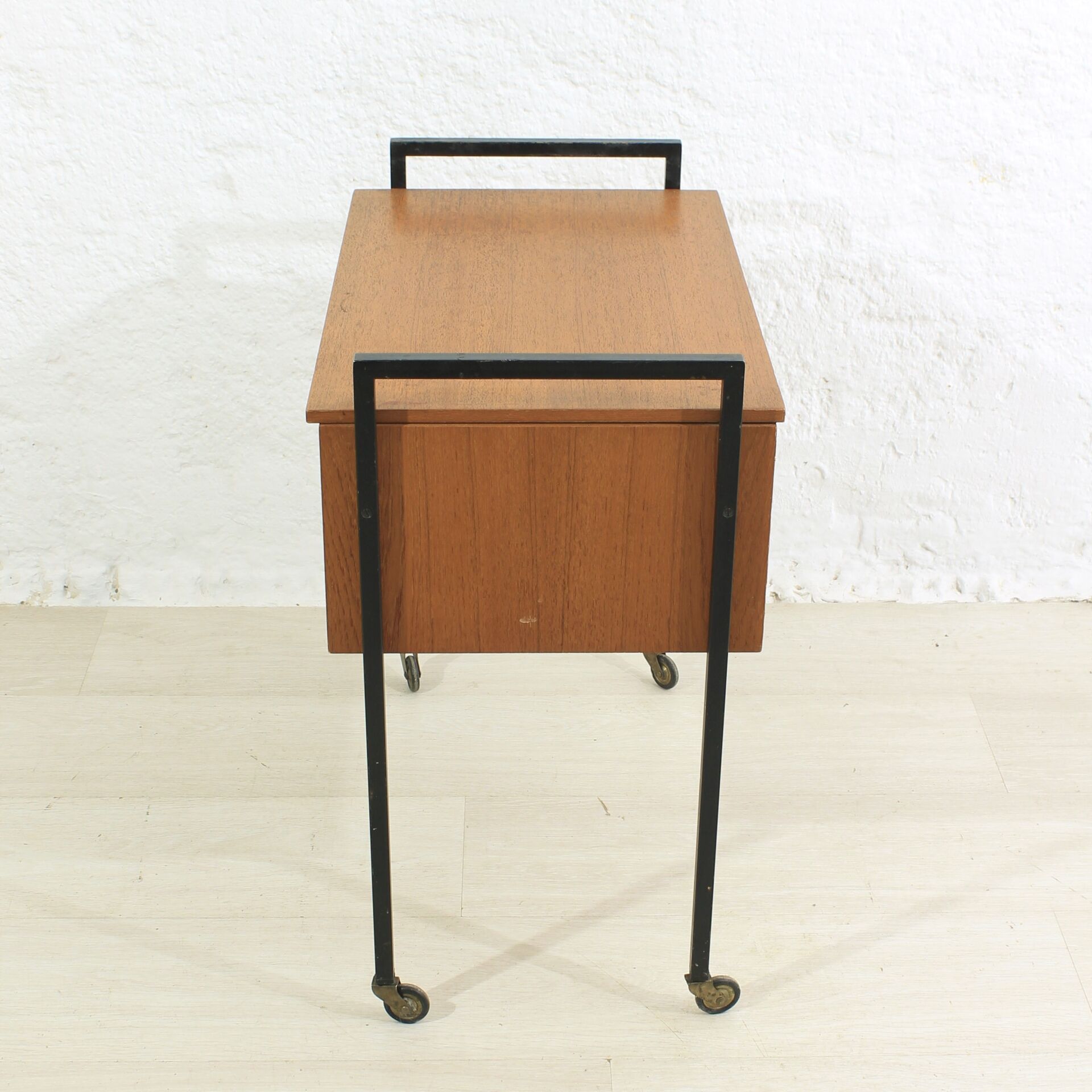 60s sewing trolley / table
